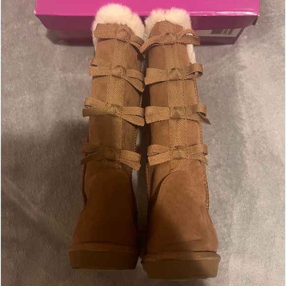 Women’s Fur Boots With Bows Size 8 - Picture 7 of 7